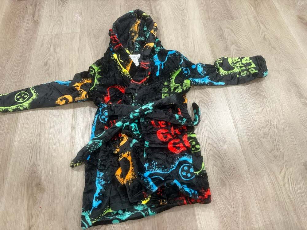 BTPEIHTD Boys Hooded Bathrobe Size 5-6 Years Black Neon Graffiti